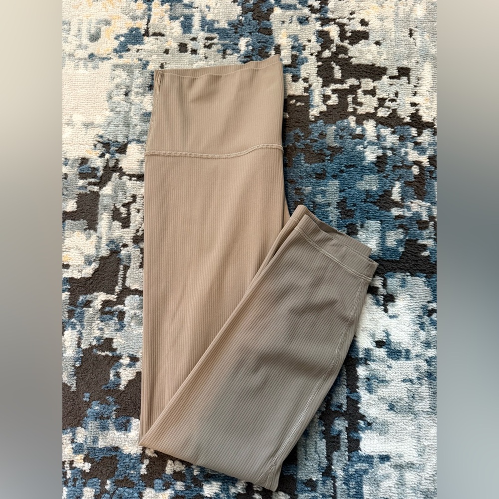 EUC Lululemon Align Ribbed High Rise Pant 25" -016